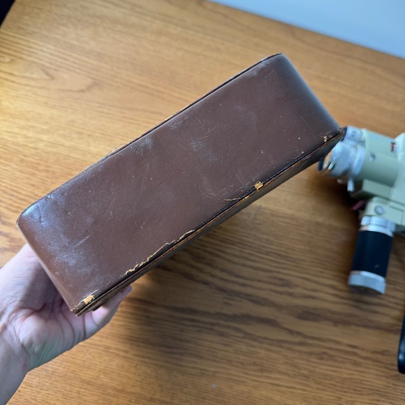 Vintage Minolta Zoom 8 Millimeter Movie Camera Used Leather Case Untested - Picture 4 of 16